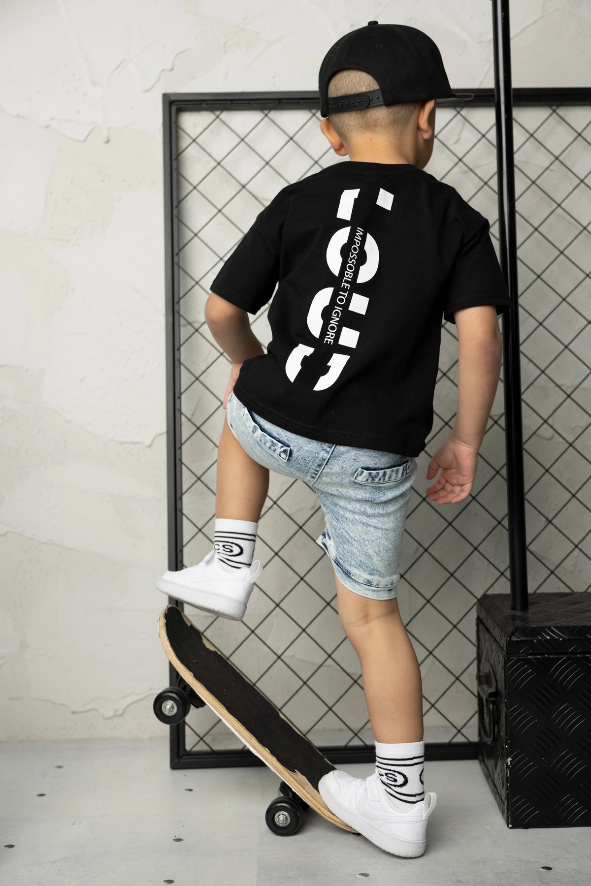 Cracked Soda - Detailed Loud Tee - Black